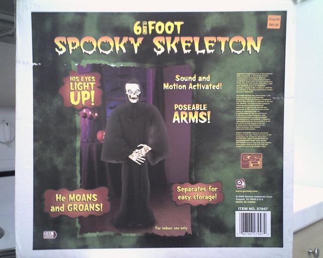 6 Foot Spooky Skeleton box label